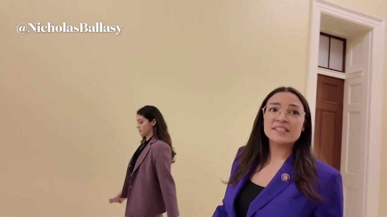 AOC sounds off on Trump-Mamdani meeting