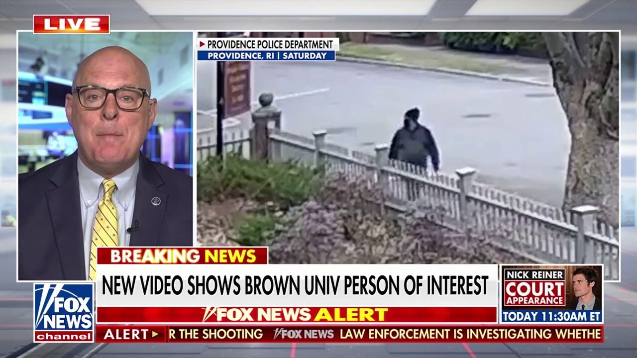 Suspected Brown shooter 'doesn't look comfortable,' former FBI agent says