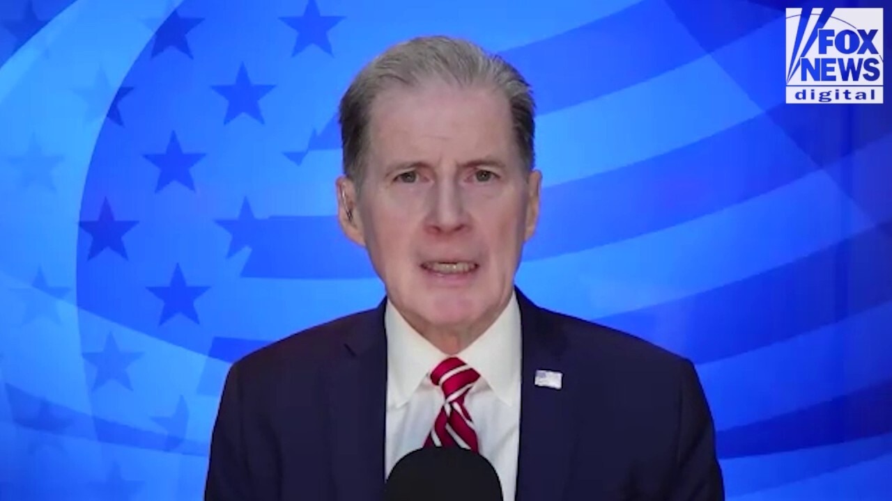 Former FBI investigator says Brown University's decision to send students home creates 'challenge'