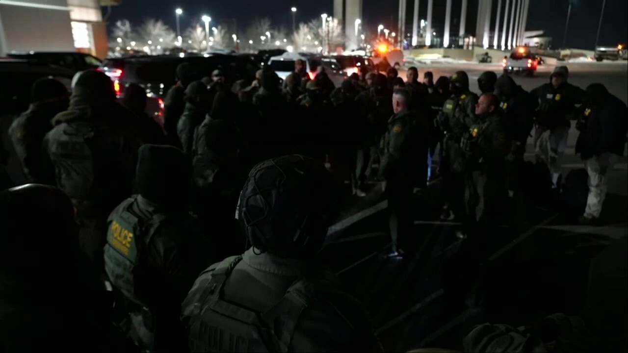 Watch Inside Border Patrol operations in Chicago Online | FOX One