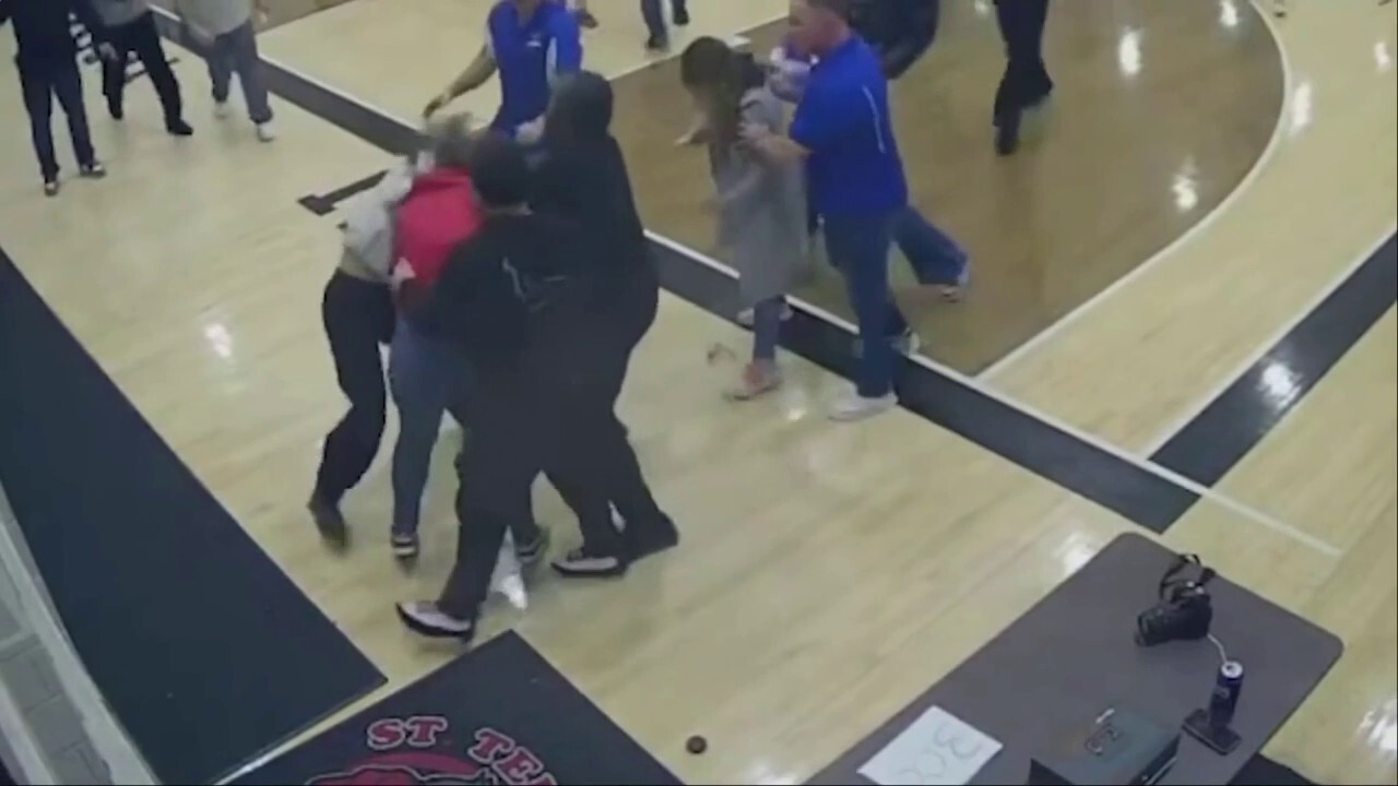 Brawl erupts among unruly parents during 6th grade boys basketball game
