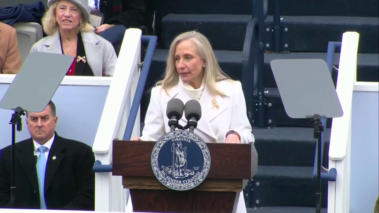 Spanberger sworn in as Virginia governor, takes swipes at Trump administration