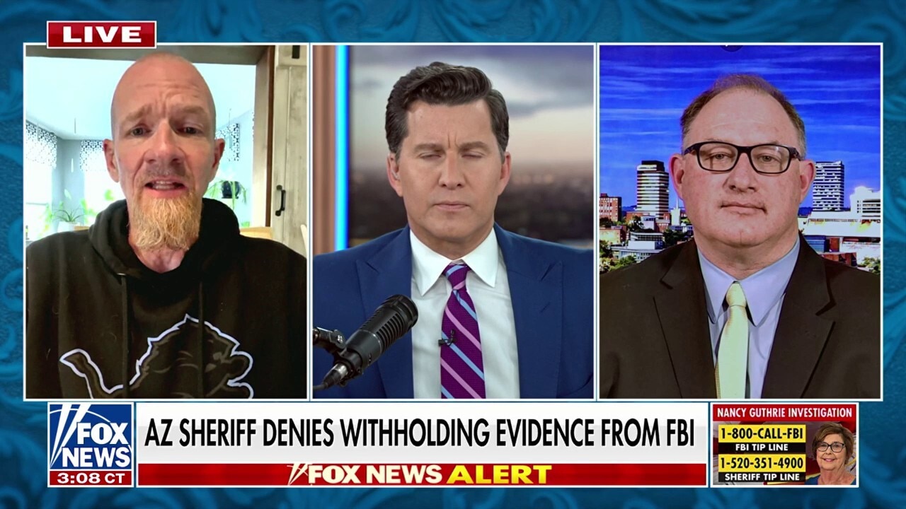 Former FBI agent: Two different agencies may be doing a great job with different methods 