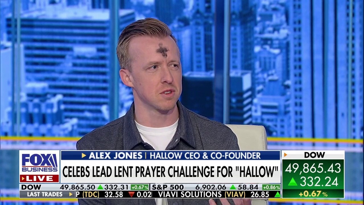 Alex Jones on Hallow's Lent prayer challenge and surge in faith
