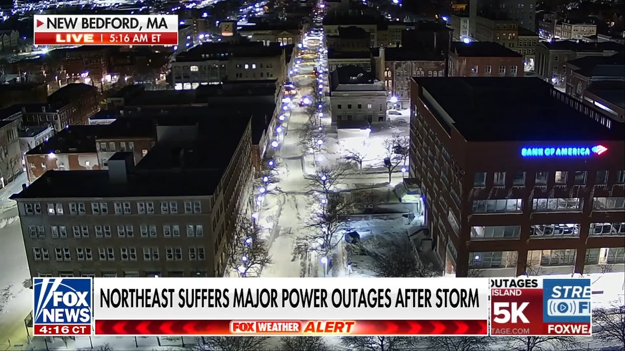 Northeast blizzard causes massive power outages, flight cancellations
