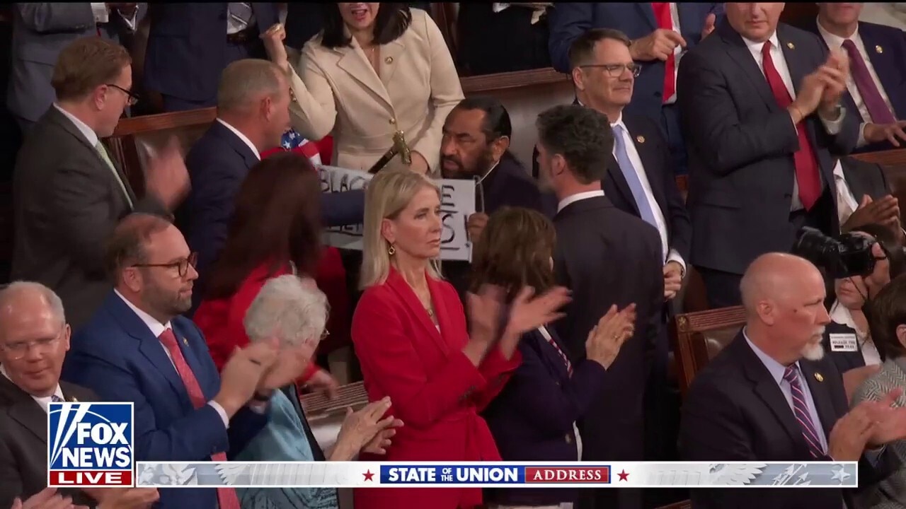 Texas Democrat Al Green appears to be removed from House Chamber at SOTU