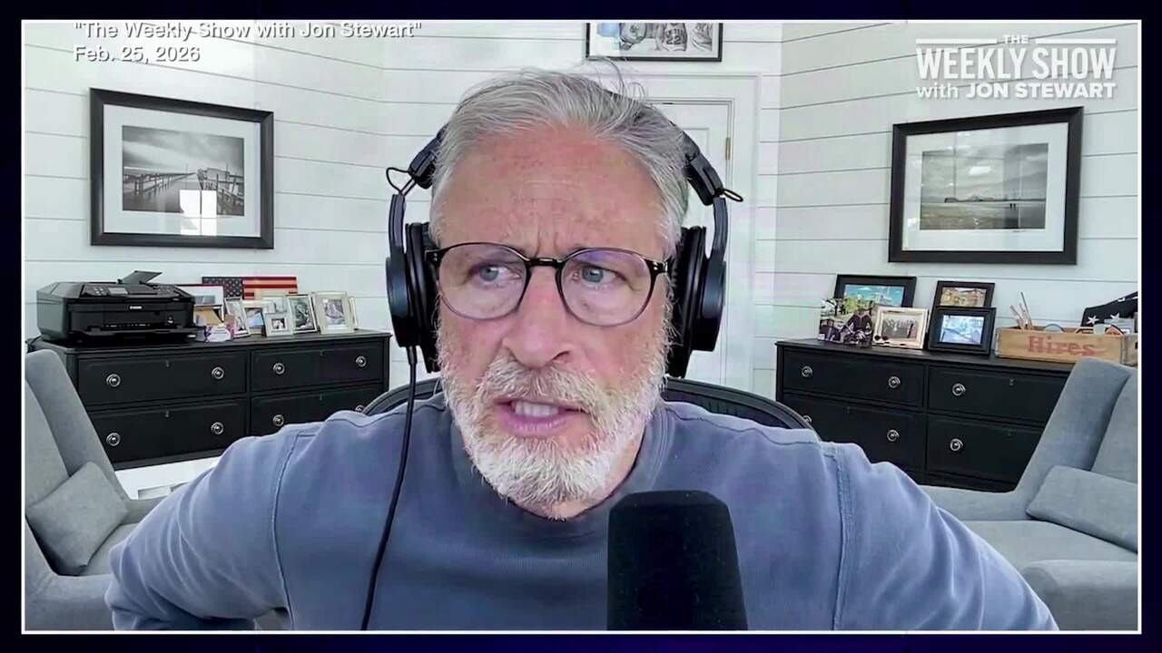 Jon Stewart says media 'squandered' trust with Trump-Russia collusion hype, other claims