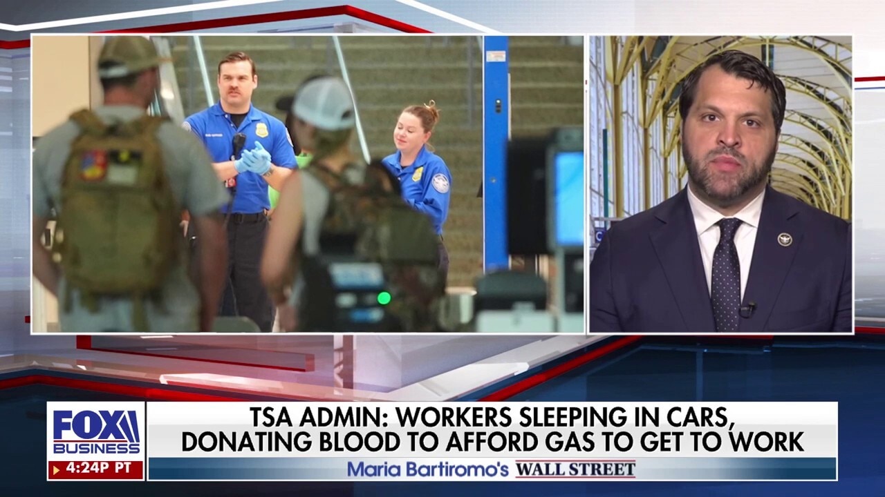 TSA agents face first missed paycheck on Saturday