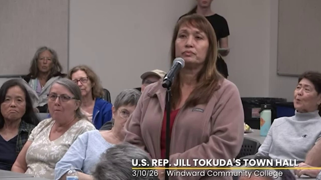Democrat lawmaker explains why she didn’t stand to affirm U.S. government responsibility to citizen over illegal aliens