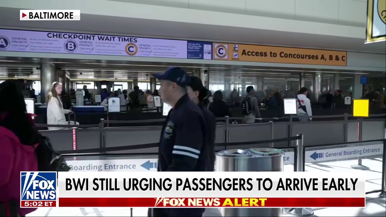 Trump signs executive order to pay TSA agents as shutdown hits record length