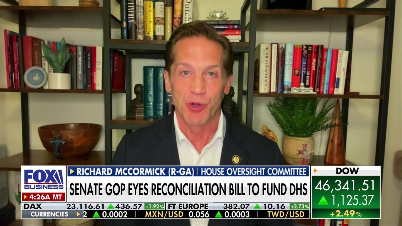 Trump signals drastic action to end DHS standoff as lawmakers face backlash