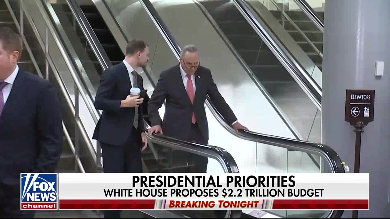 Trump reportedly not ready to say what the US will do if Iran harms missing F-15E crew member