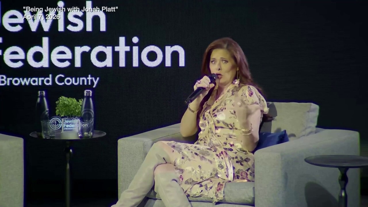 Debra Messing calls out activists’ ‘hypocrisy’ over Iran silence