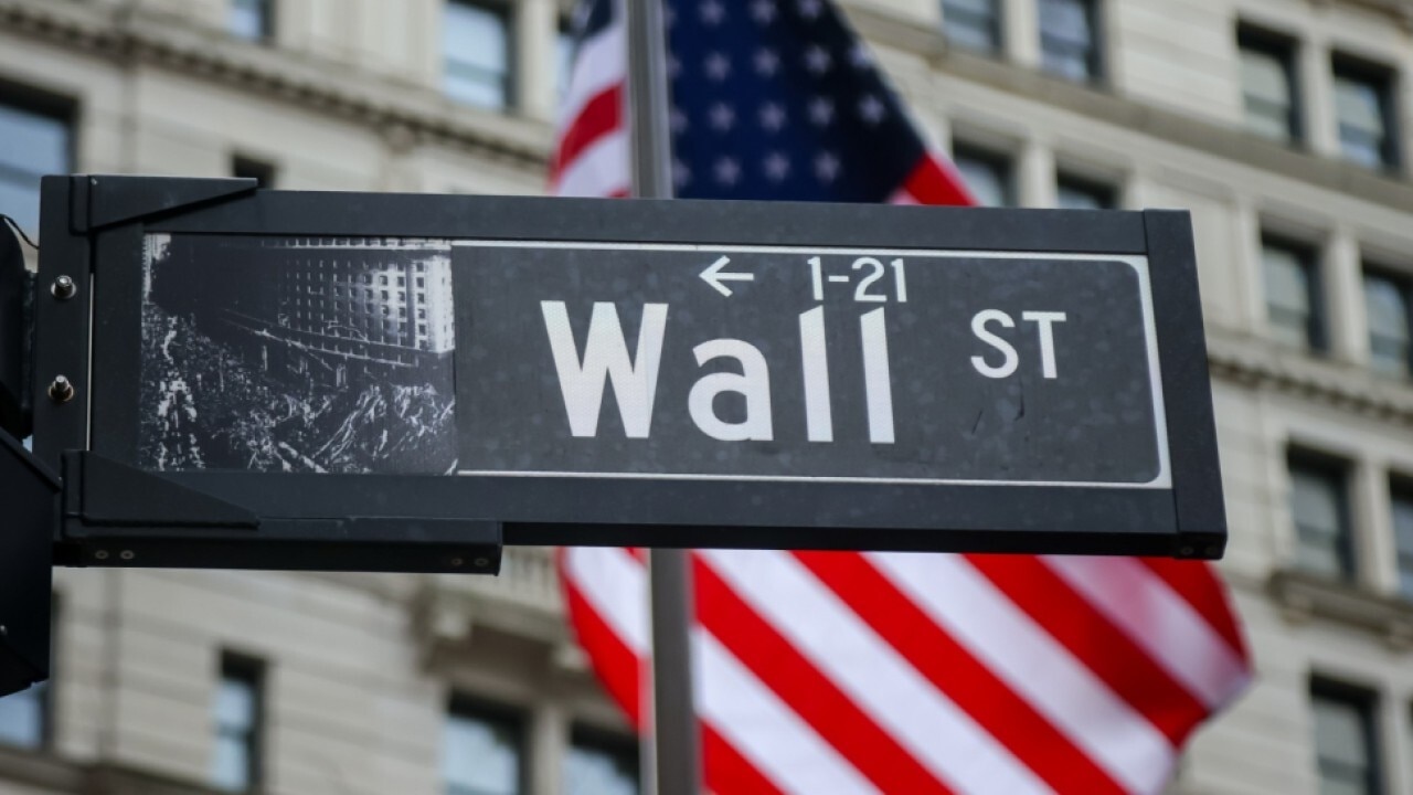 There is an overall positive outlook on the market despite the noise, chief market strategist says