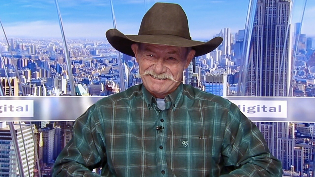 'Cowboy' Kent Rollins calls for phone-free dinners to restore family bonds