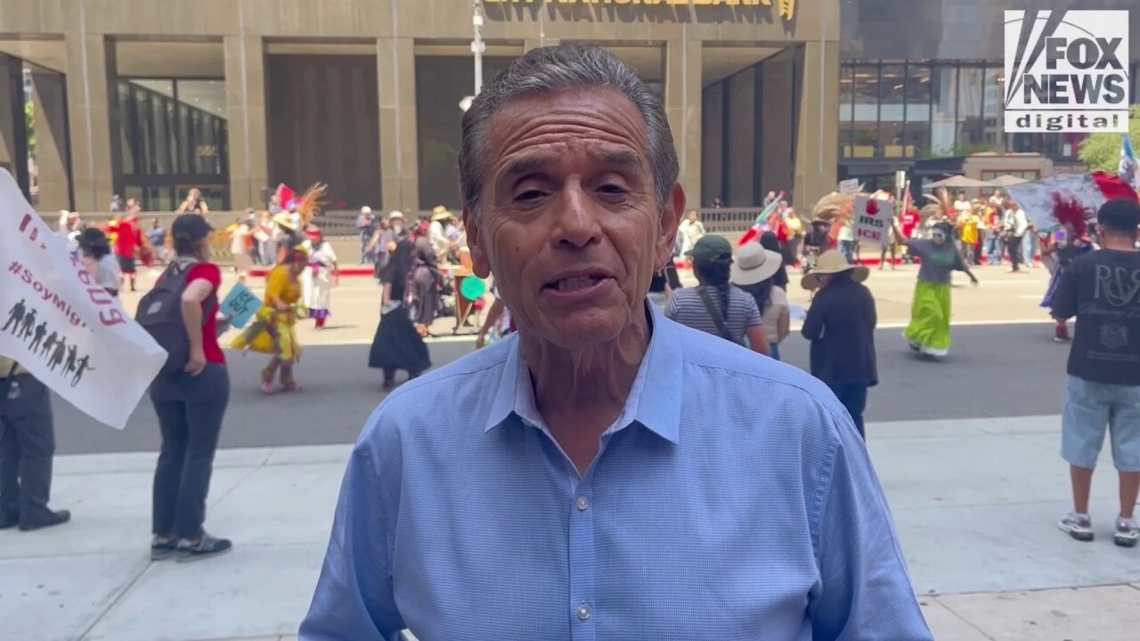Former LA mayor, California gubernatorial candidate joins May Day march to 'protect democracy'