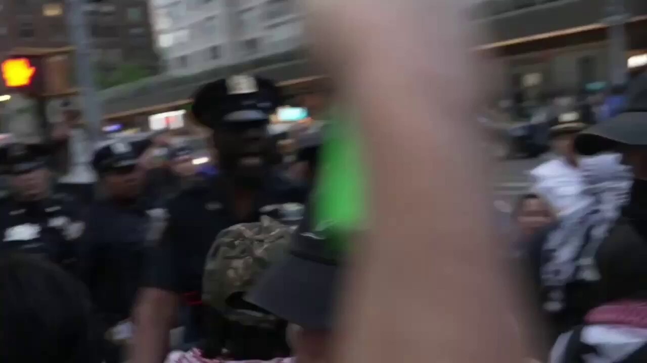 Anti-Israel agitators clash with NYPD officers near synagogue