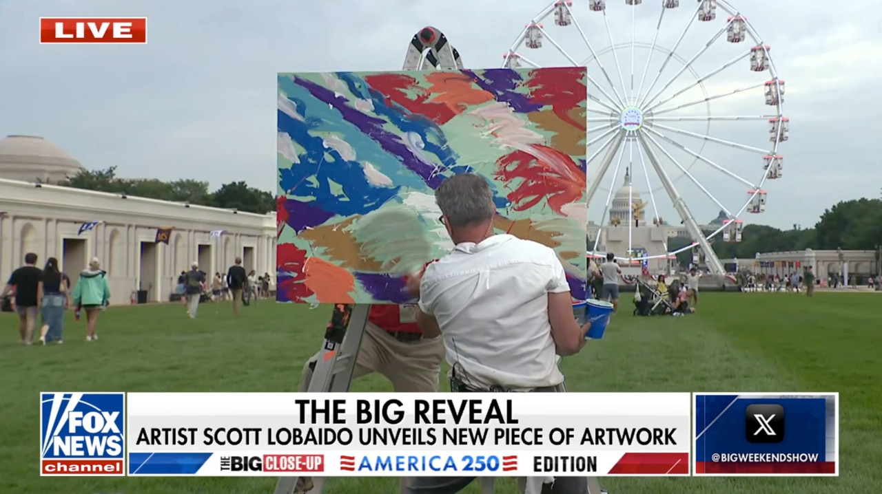 Watch Artist paints President Trump live, celebrating America 250