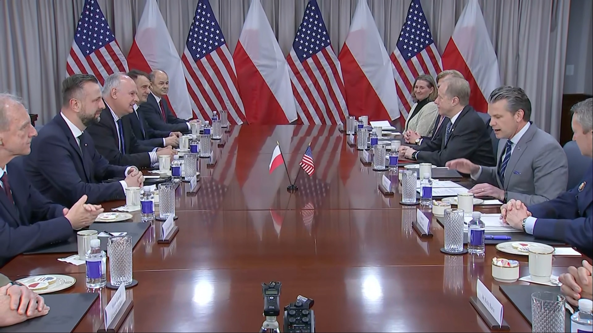 (5/27) Hegseth Welcomes Deputy PM of Poland