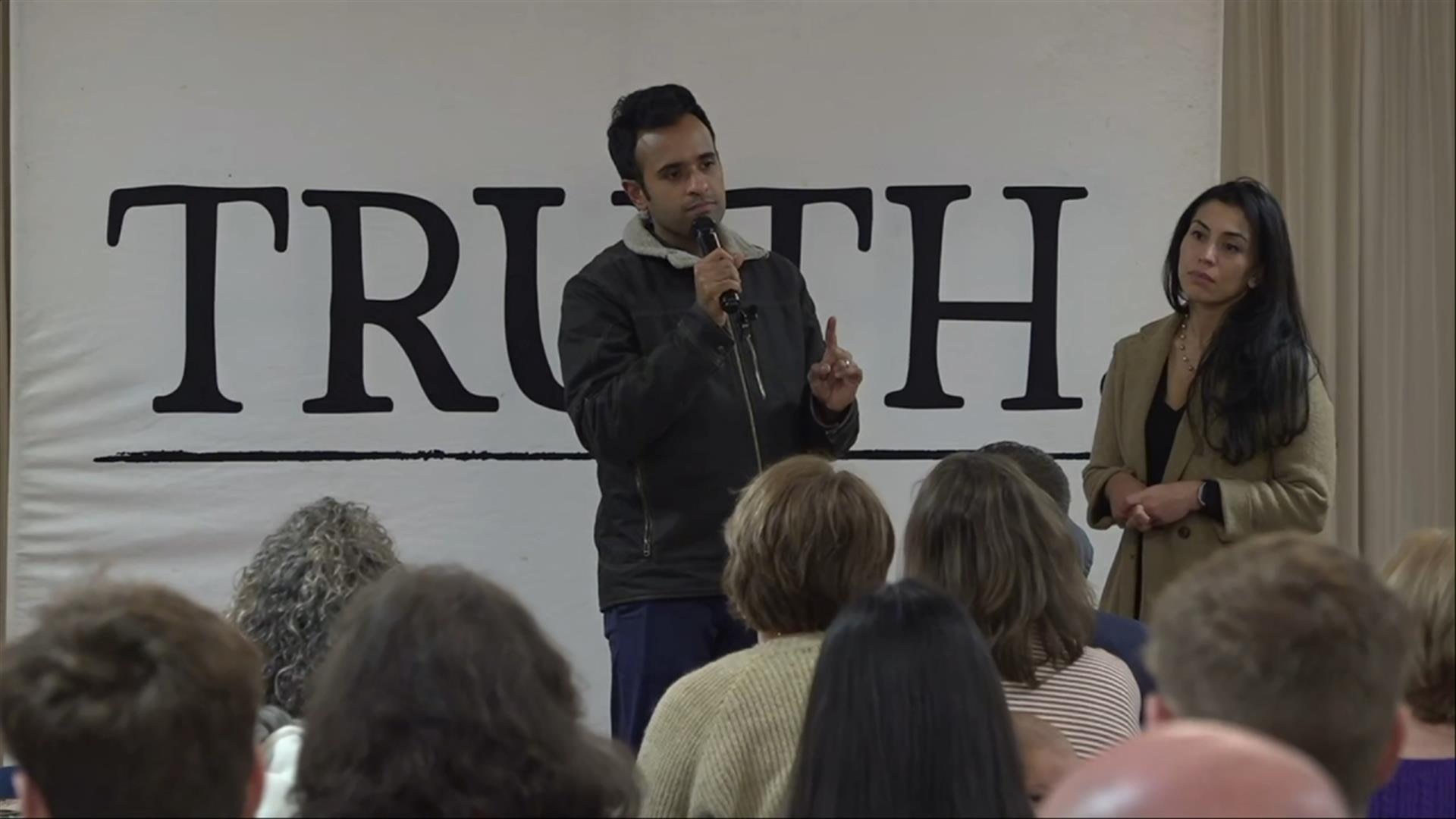 Vivek Ramaswamy: Bettendorf, IA