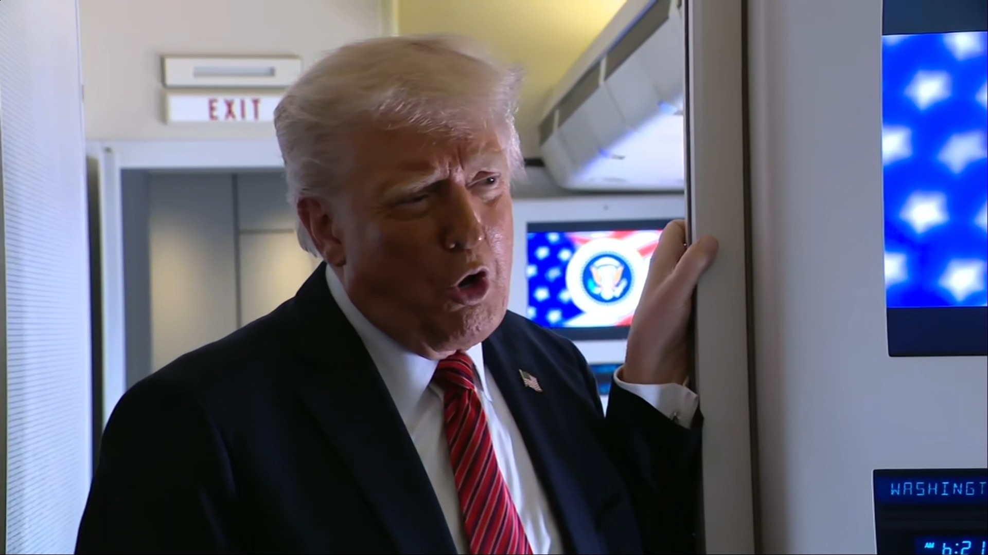 (5/14) Trump Speaks to Reporters on AF1