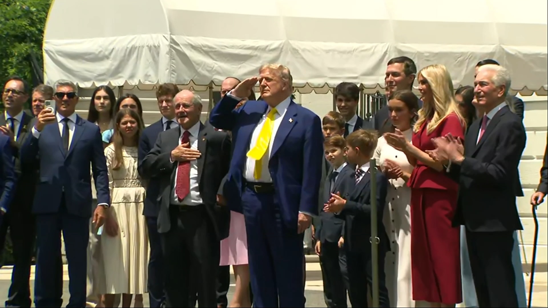 (6/18) White House Flag Raising