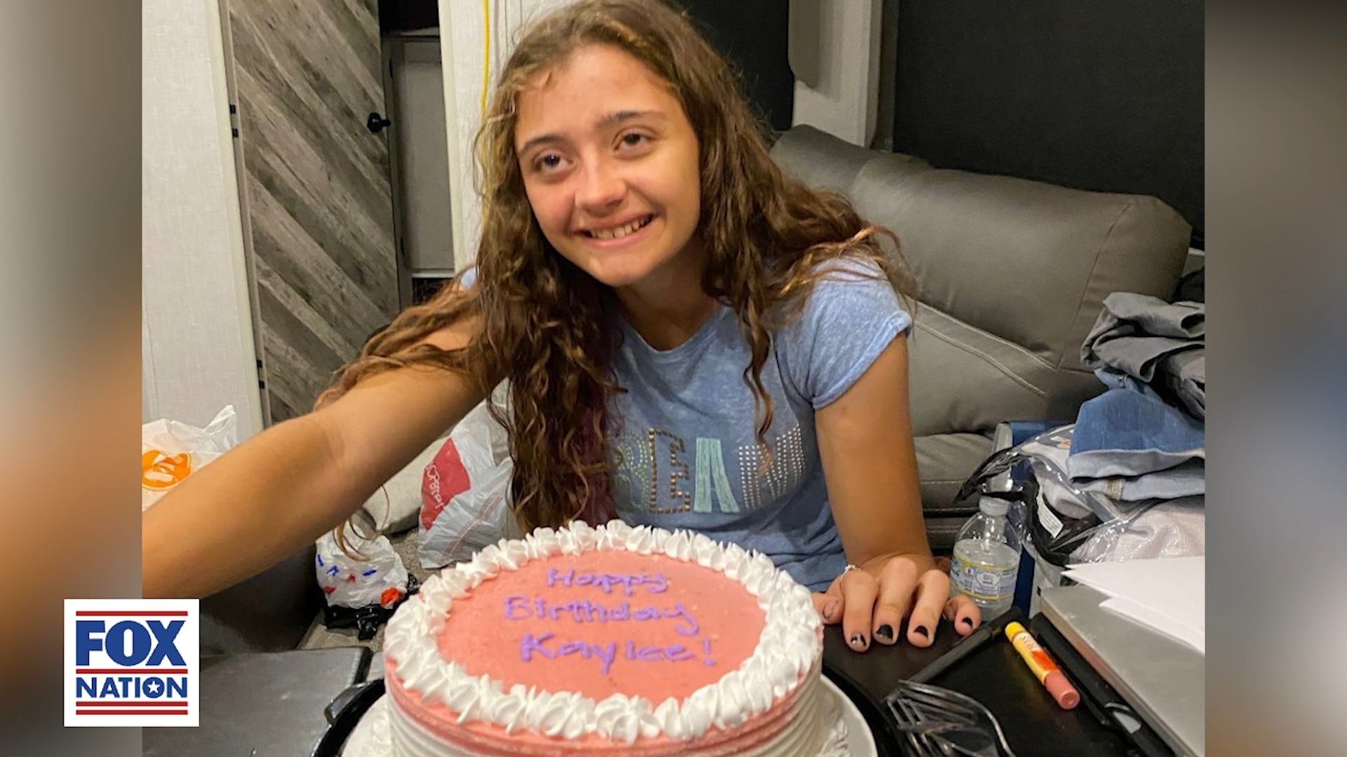 TWO TEEN GIRLS DISAPPEAR, COPS STUMPED