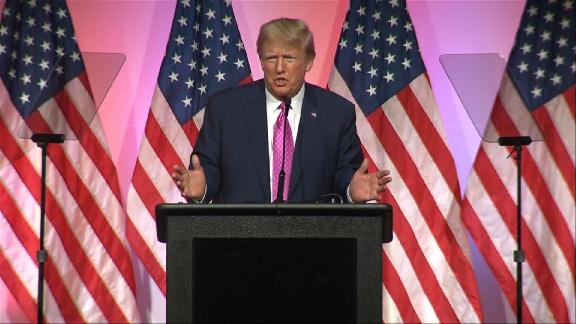 Donald Trump: Bloomfield Hills, MI