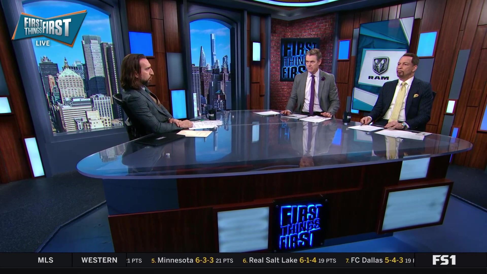 Giannis's Trade Future: Spurs, East Coast or Stay?