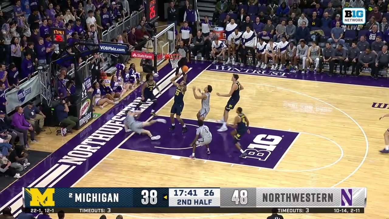 Nick Martinelli makes a two-point dunk