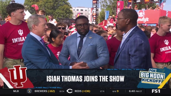 Isiah Thomas receives a roaring welcome at Indiana