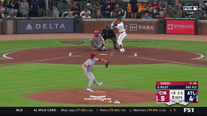Austin Riley crushes a game-tying solo home run