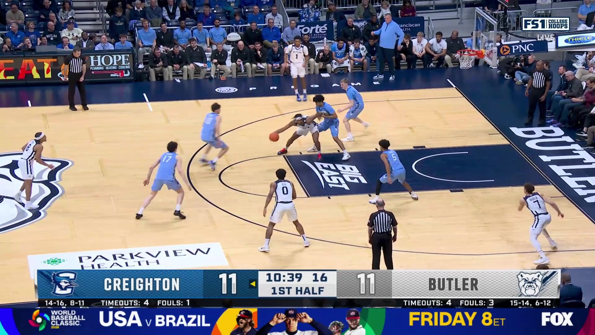 Yohan Traore throws down a powerful dunk