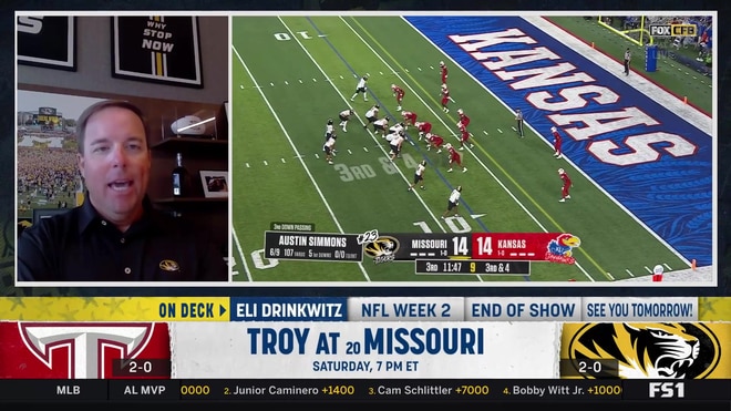Eli Drinkwitz explains what makes quarterback Austin Simmons a great leader