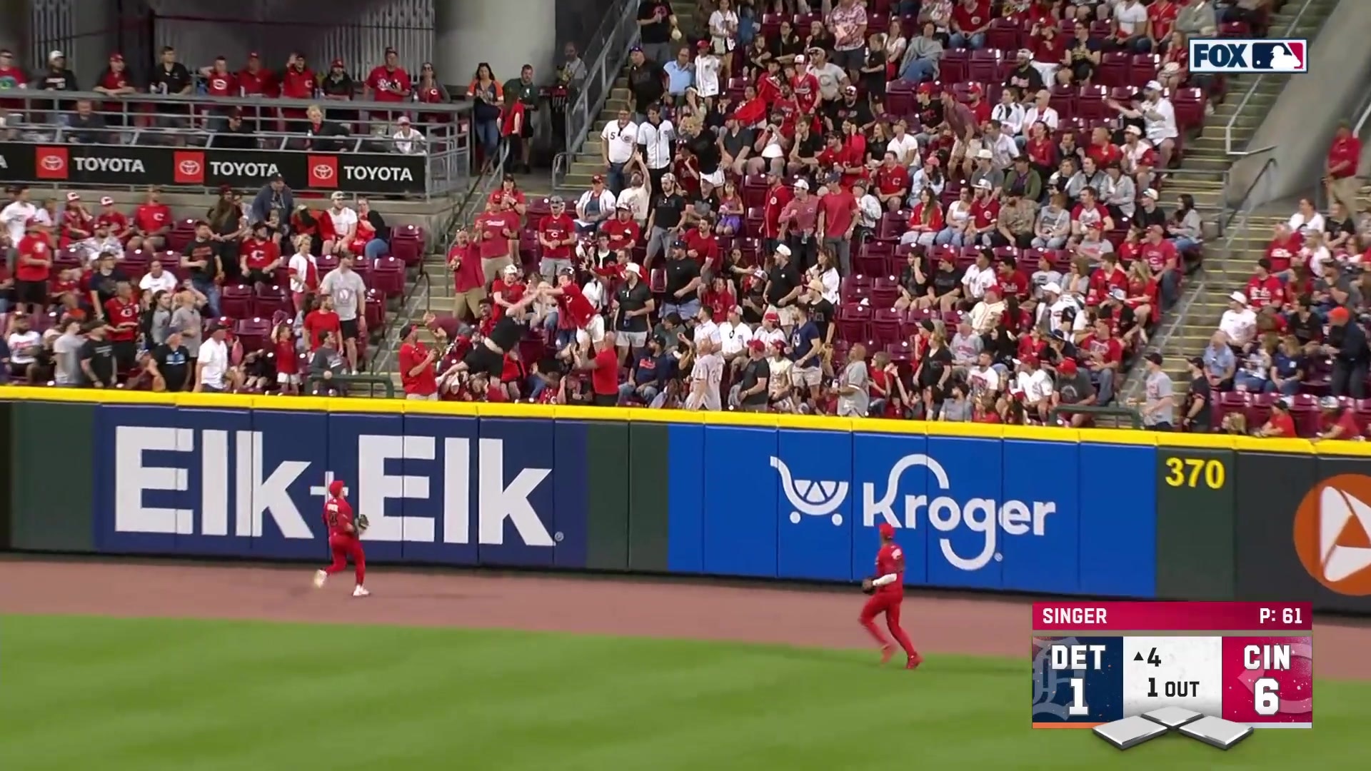 Spencer Torkelson crushes a solo home run to center field