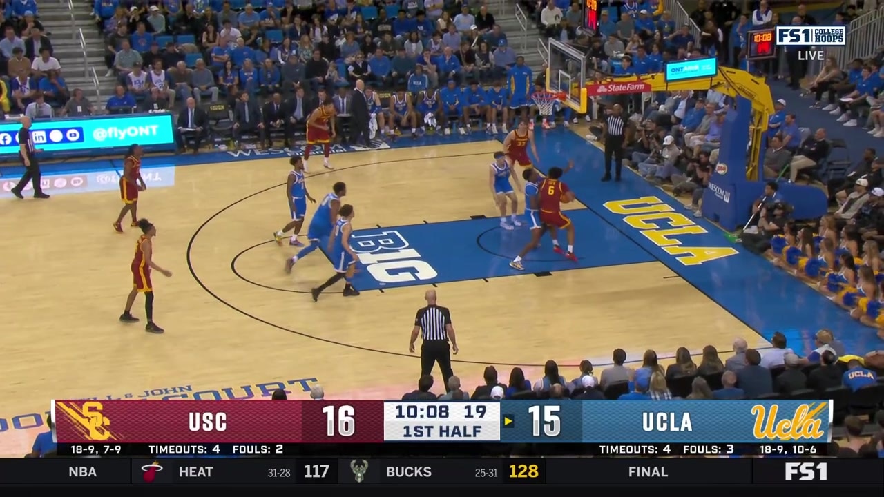 Donovan Dent Makes Two-Point Jump Shot