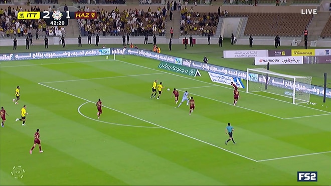 Youssef En-Nesyri's close-range shot is saved