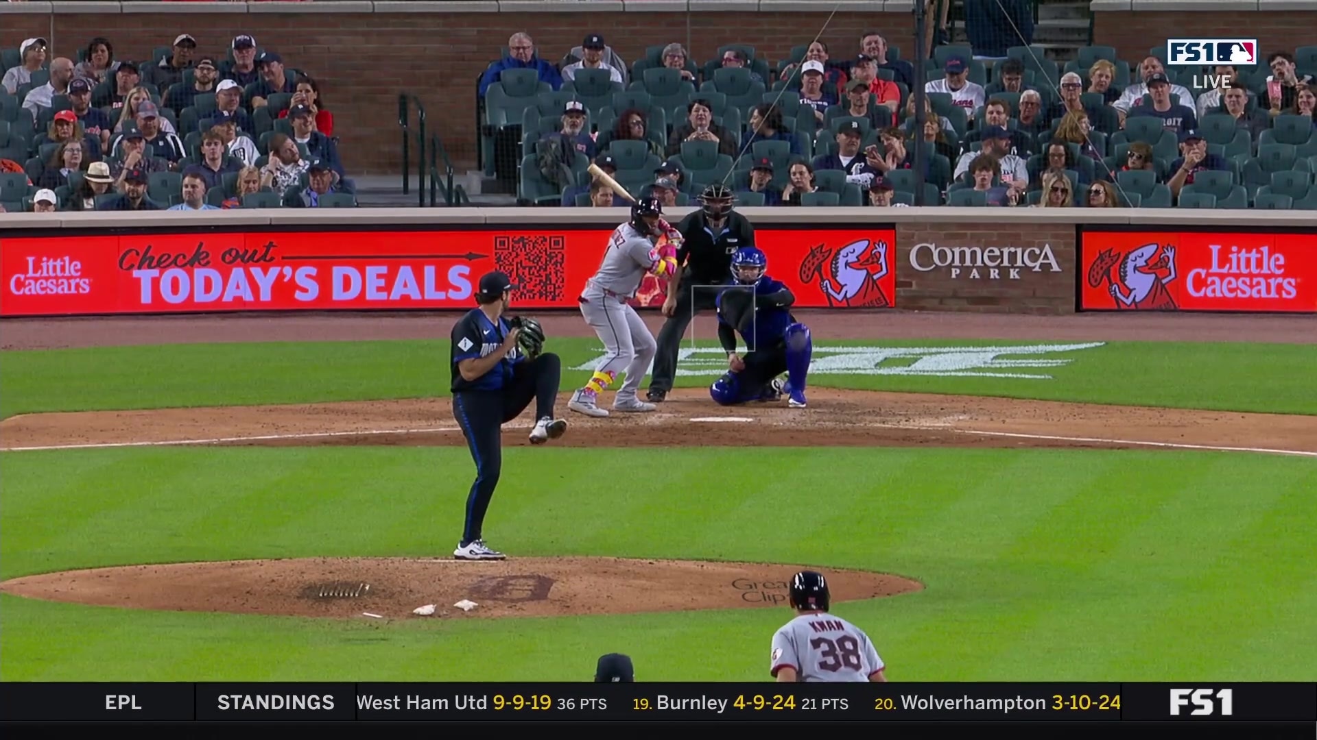 Angel Martínez singles to right field, scoring Travis Bazzana
