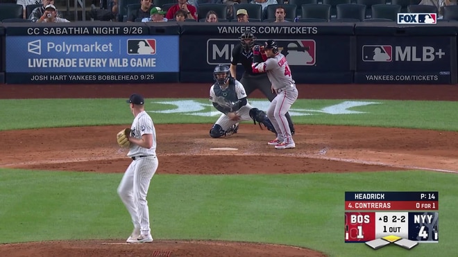 Willson Contreras rips an RBI triple to right field
