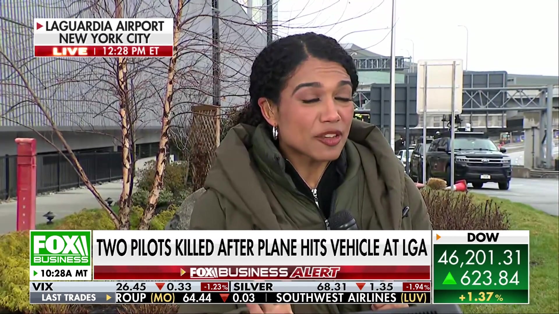 LaGuardia Airport closure extended amid ongoing crash investigation