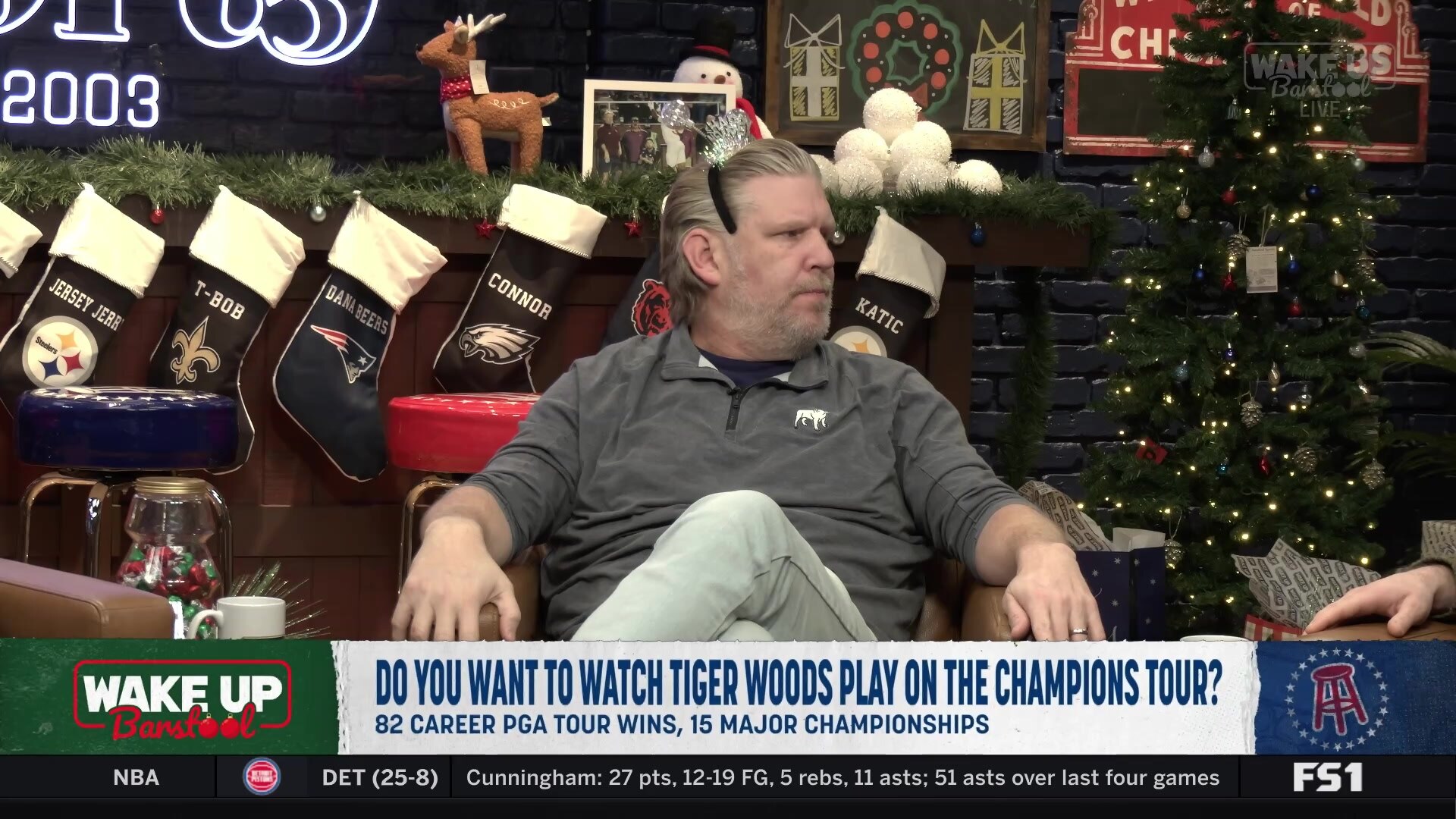 Should Tiger Woods continue his golf career after injuries?