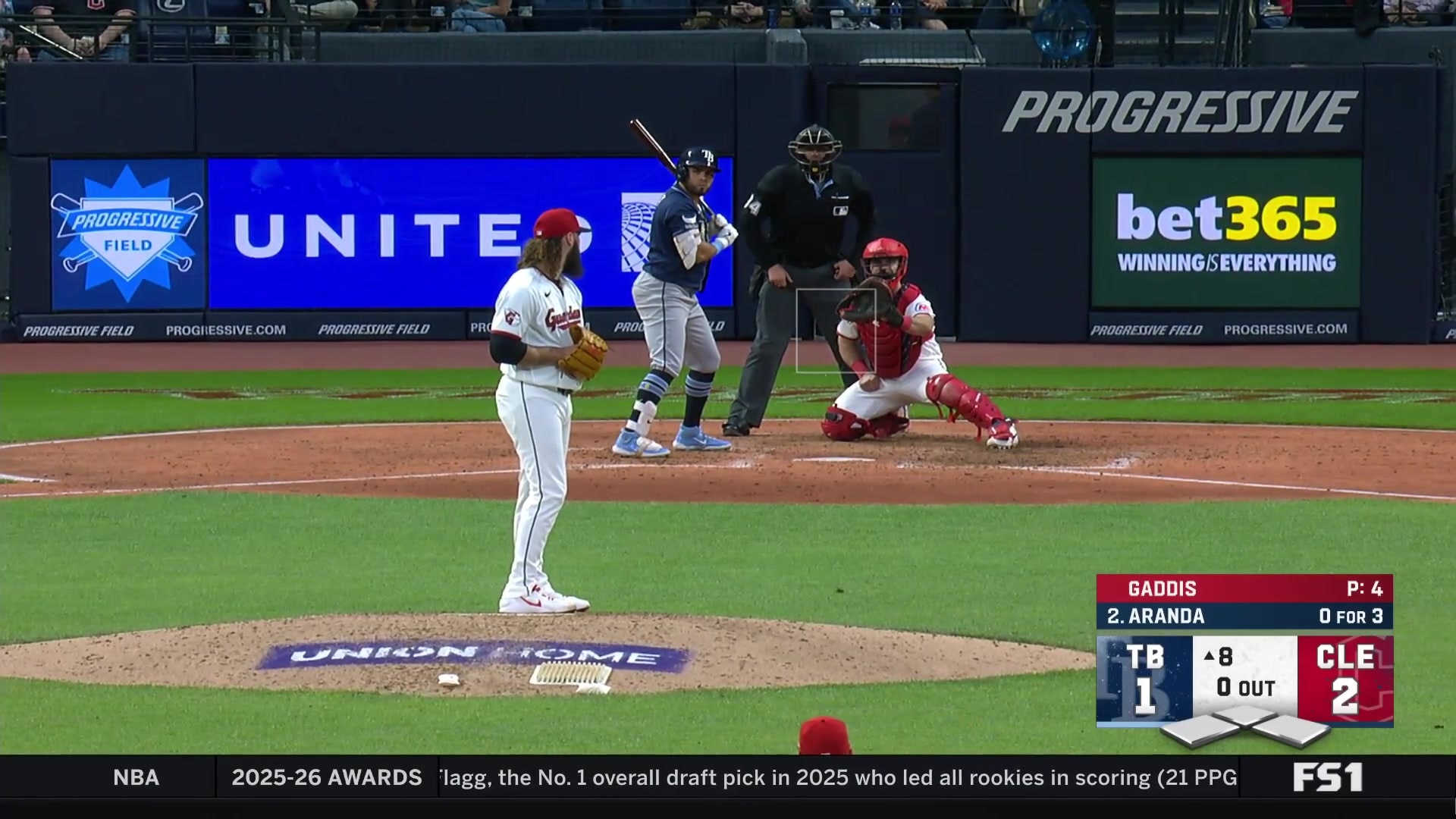 Jonathan Aranda homers to right field