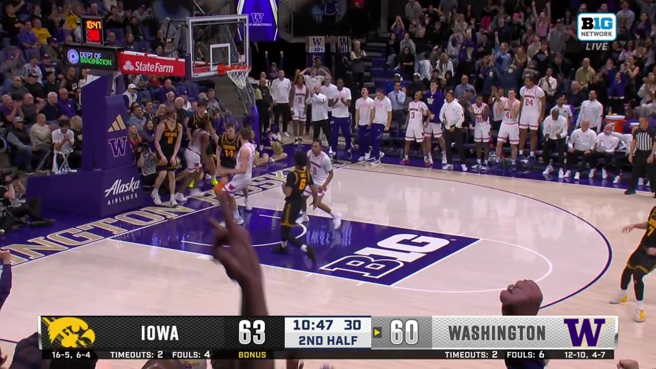 Hannes Steinbach throws down a two-point dunk