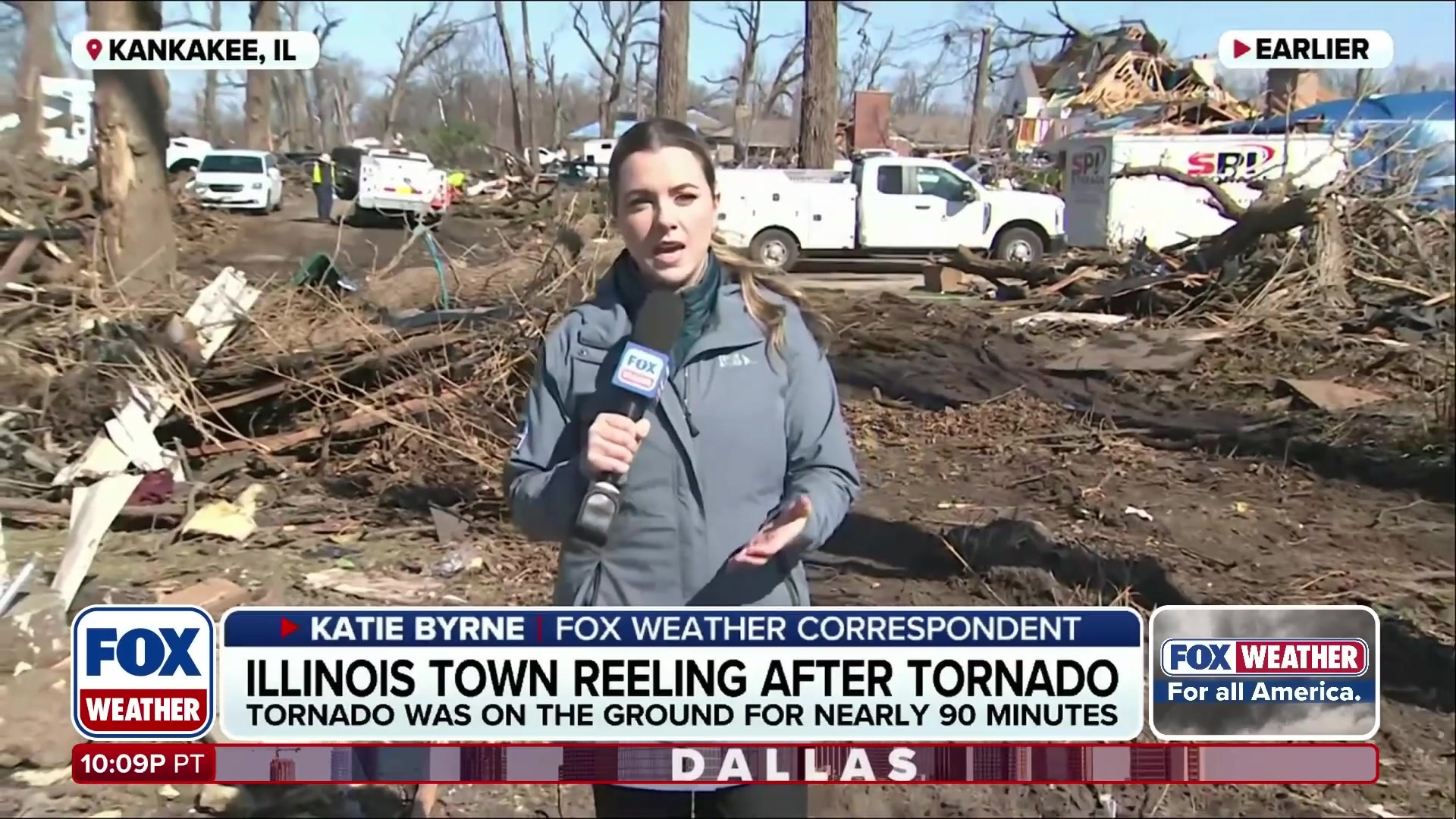 Illinois town reeling after powerful tornado damage