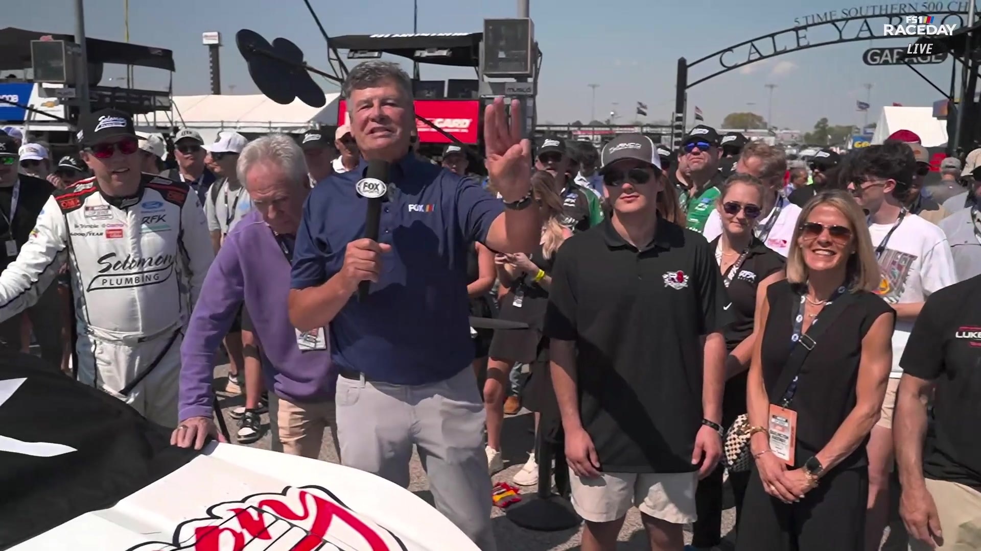 Brad Keselowski honors Greg Biffle with Darlington tribute car