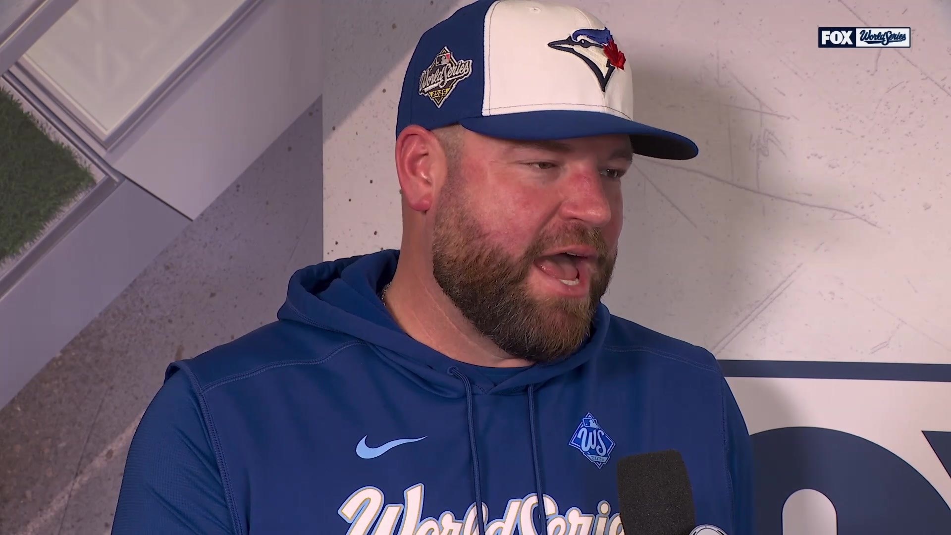 Blue Jays manager John Schneider thanks and apologizes to fans after World Series loss