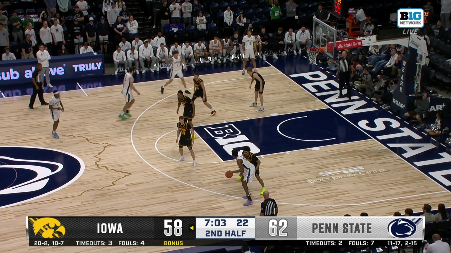 Cam Manyawu drives to the basket for a layup