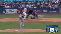 Freddie Freeman hits an opposite-field single to take the lead