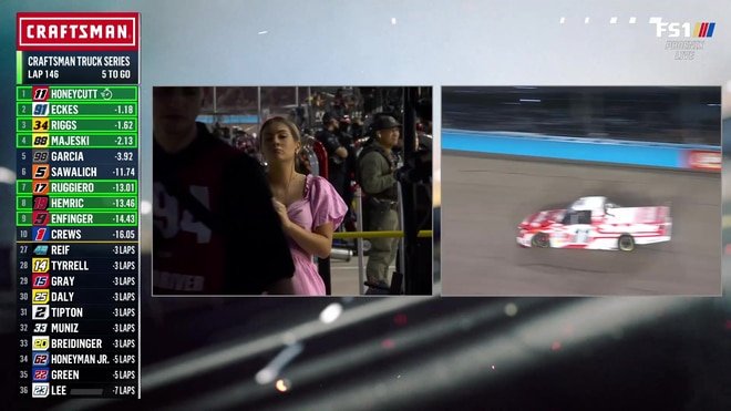 Layne Riggs hunts down Kaden Honeycutt in the closing laps at Phoenix