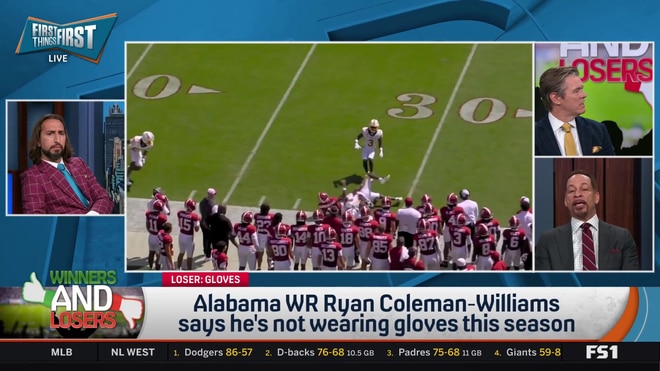 Alabama WR Ryan Williams ditches gloves after dropping passes